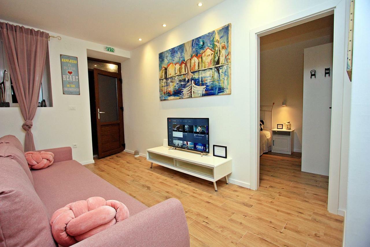 Apartman Michelangelo In The Centar Of Supetar Exterior foto