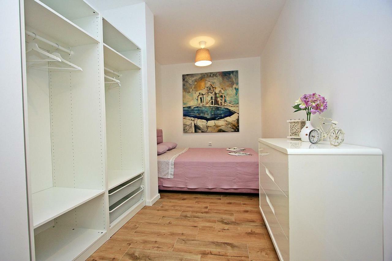 Apartman Michelangelo In The Centar Of Supetar Exterior foto